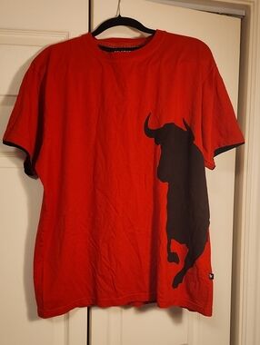 Men's Red Graphic T-Shirt with Bull Silhouette. Spanish Made.